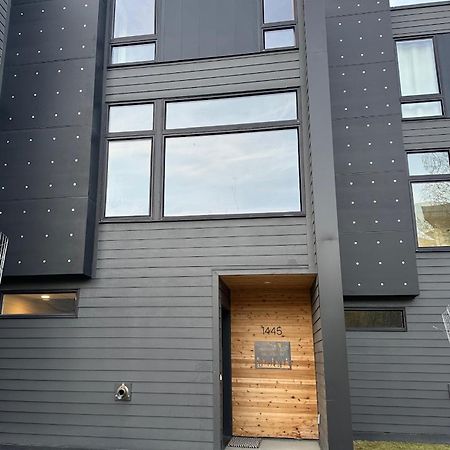 Bootlegger'S Nest Villa Anchorage Exterior photo
